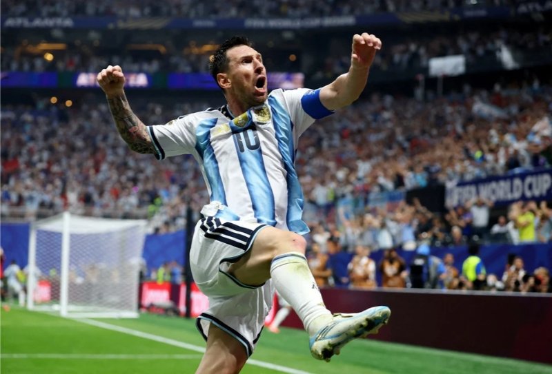 Lionel Messi thiết lập cột mốc đáng kinh ngạc
